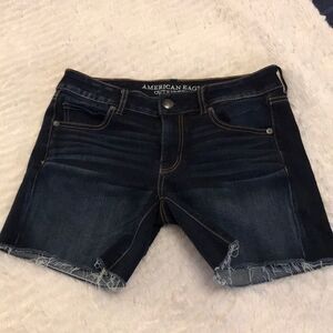 *Cute dark wash American Eagle shorts